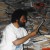 Jaume Bover en la librería del señor Marratxi en Oujuda, Marruecos