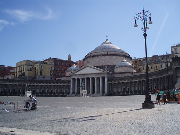 Piazza del Plebiscito, Nápoles. 
