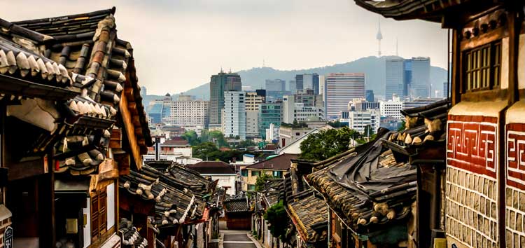 Panorámica del barrio de Bukchon de Seúl. © Doug Sun Beams. Toda la inspiración, teñida de tradición, que necesitas para viajar a Seúl, a fascinante capital de Corea del Sur, repleta de historia. Tu Gran Viaje