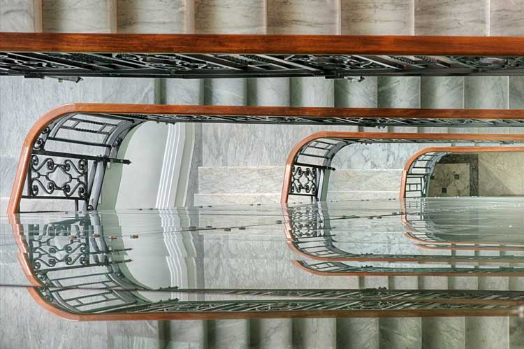 Escaleras del NH Collection Palazzo Cinquecento  de Roma
