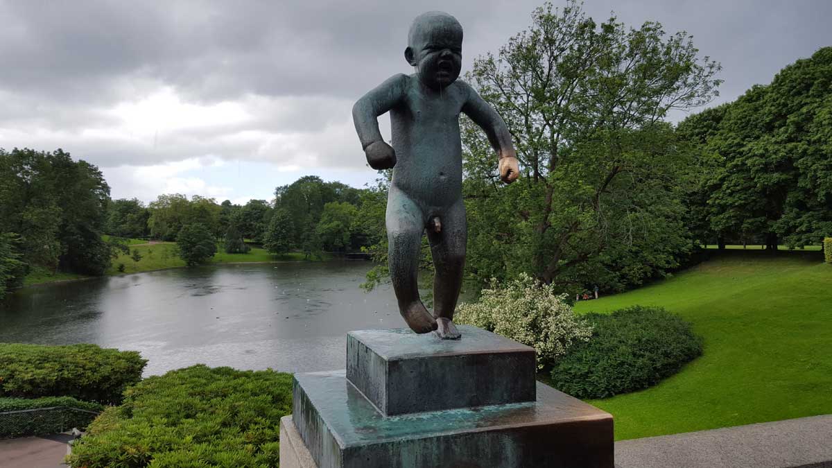 El "niño enrabietado" (Sinnataggen) del parque Vigeland de Oslo. © Tu Gran Viaje